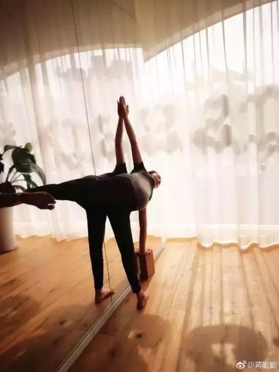 43岁女星孕期酷爱运动：怀孕不是生病，科*运学**动好处多