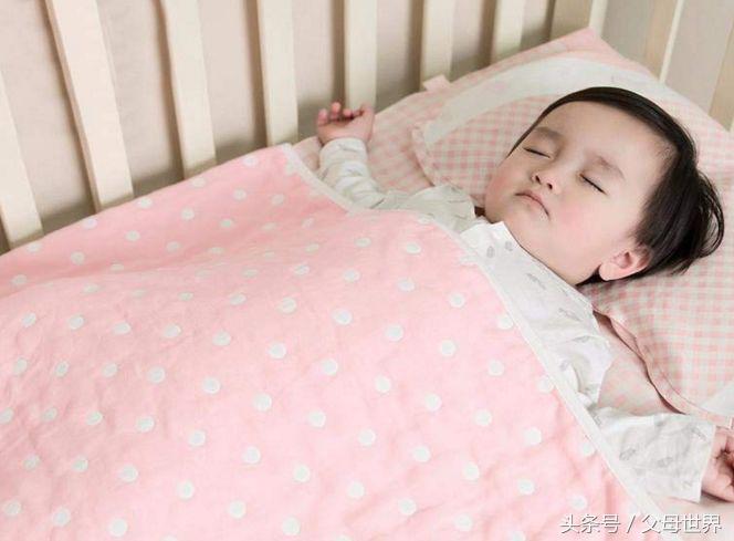 夏季宝宝有必要准备一个婴儿凉席,夏天如何给宝宝挑选凉席