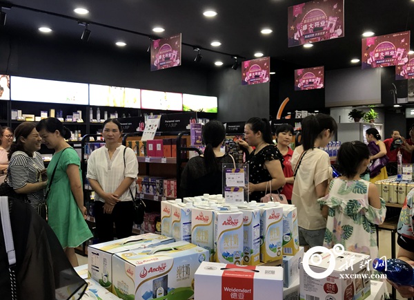 友阿海外购长沙实体店,友阿国际广场新华书店