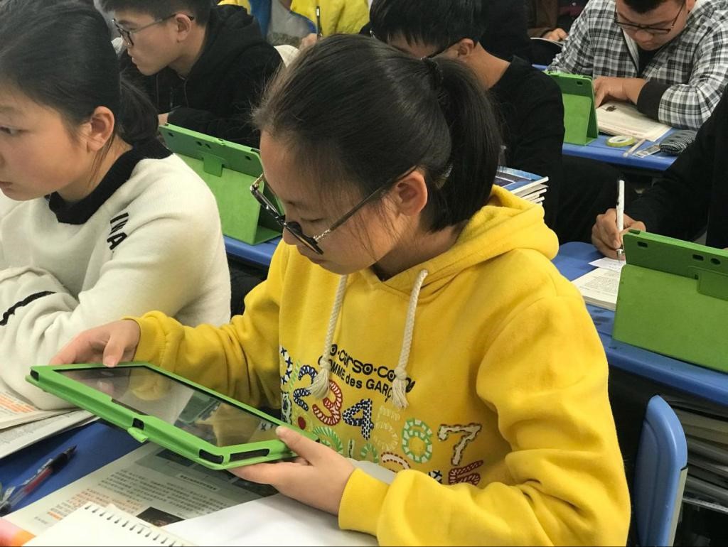 这是一个学校英语怎么写,填空题这是一个什么什么的湖