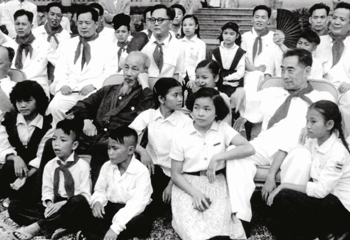 为支持越南政权，中国曾“山沟里建大使馆，草棚里递交国书”