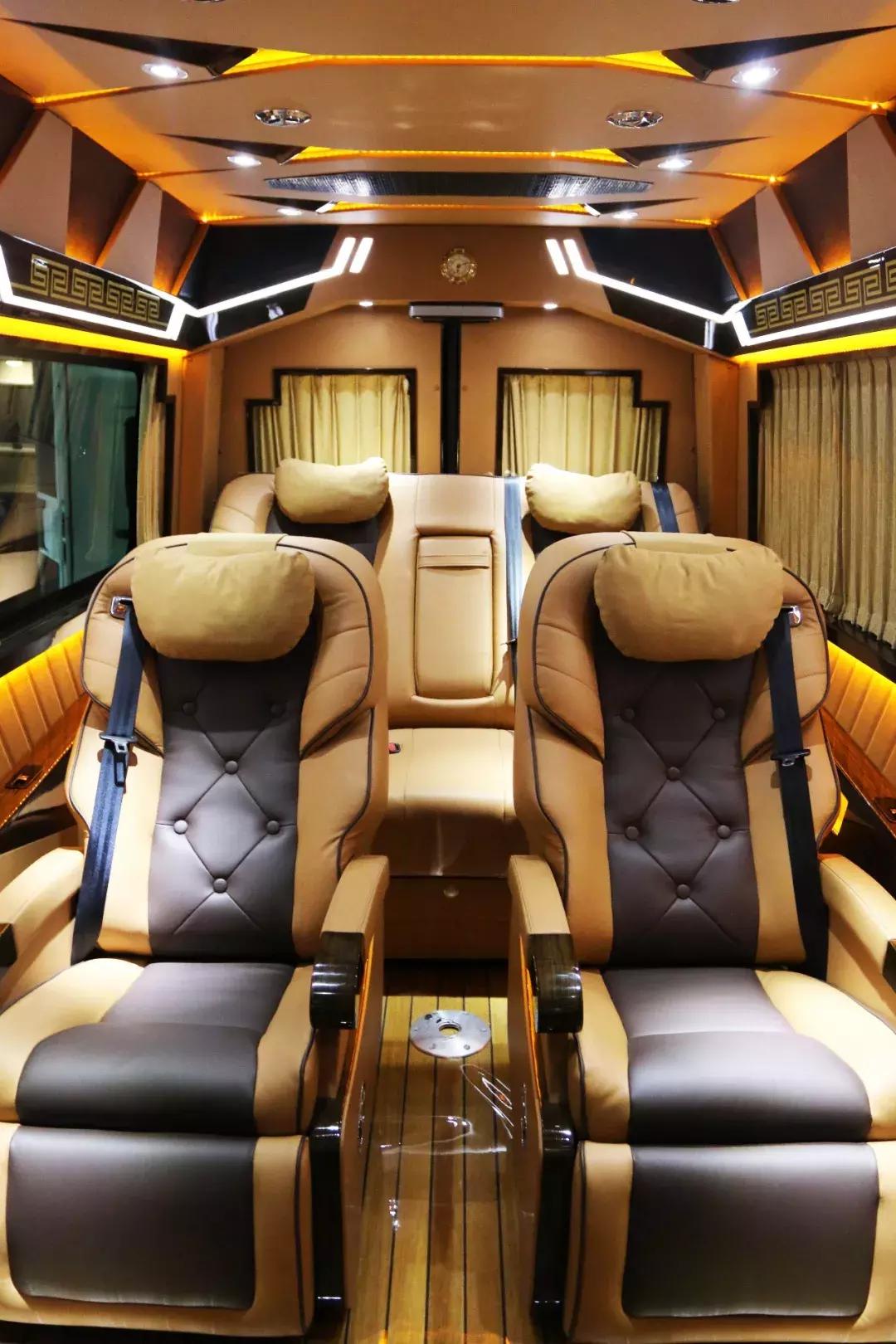 奔驰凌特畅旅版与嘉旅版有何不同,新款奔驰凌特