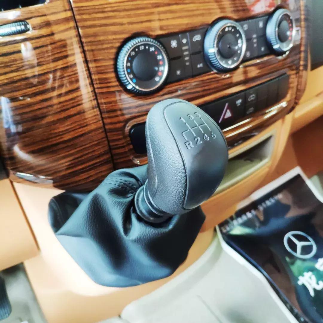 奔驰凌特畅旅版与嘉旅版有何不同,新款奔驰凌特