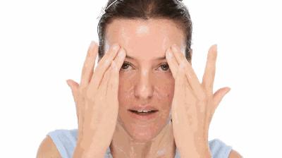 敏感肌肤应该怎么样温和去角质呢?该怎么操作才能避免烂脸?