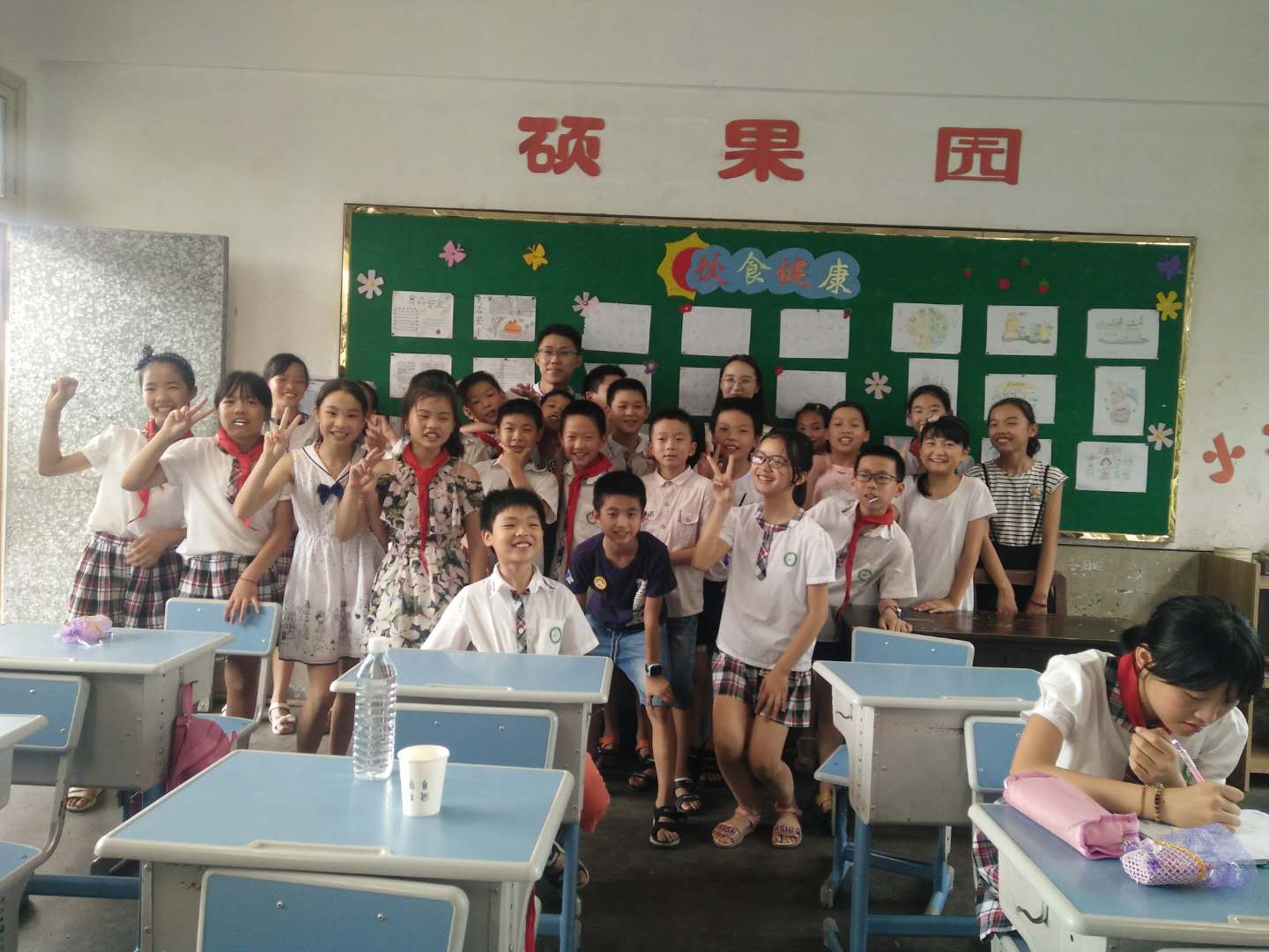 圆小财携手浙江省投融资协会走进江山大桥小学,关爱山区儿童