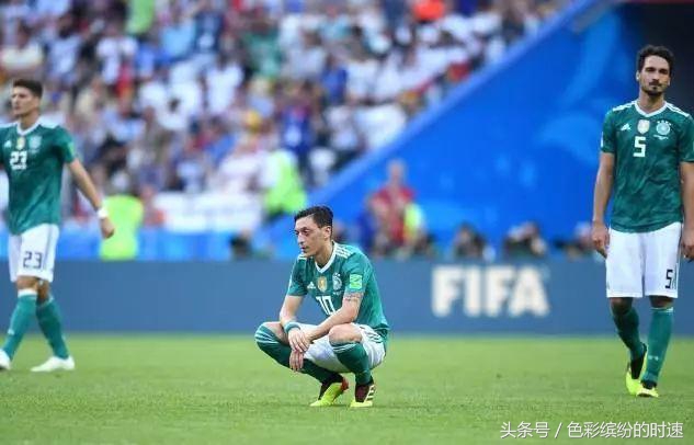 足球之下,足球的背后是人类社会的缩影