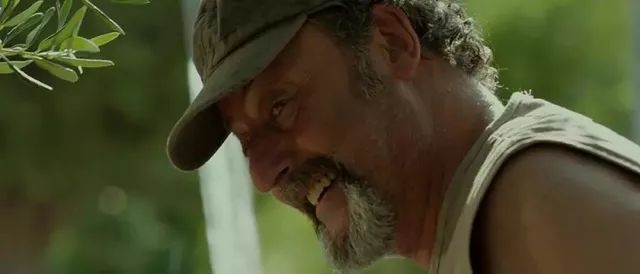 高冷大叔和小萝莉的故事，被法国人拍得这样随性感