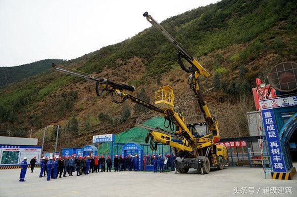 中国最长铁路隧道排行,世界上最长的铁路隧道有多长