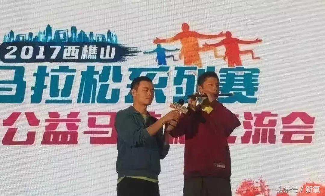 看了易烊千玺演唱会后的反应,易烊千玺喜欢宋祖儿吗