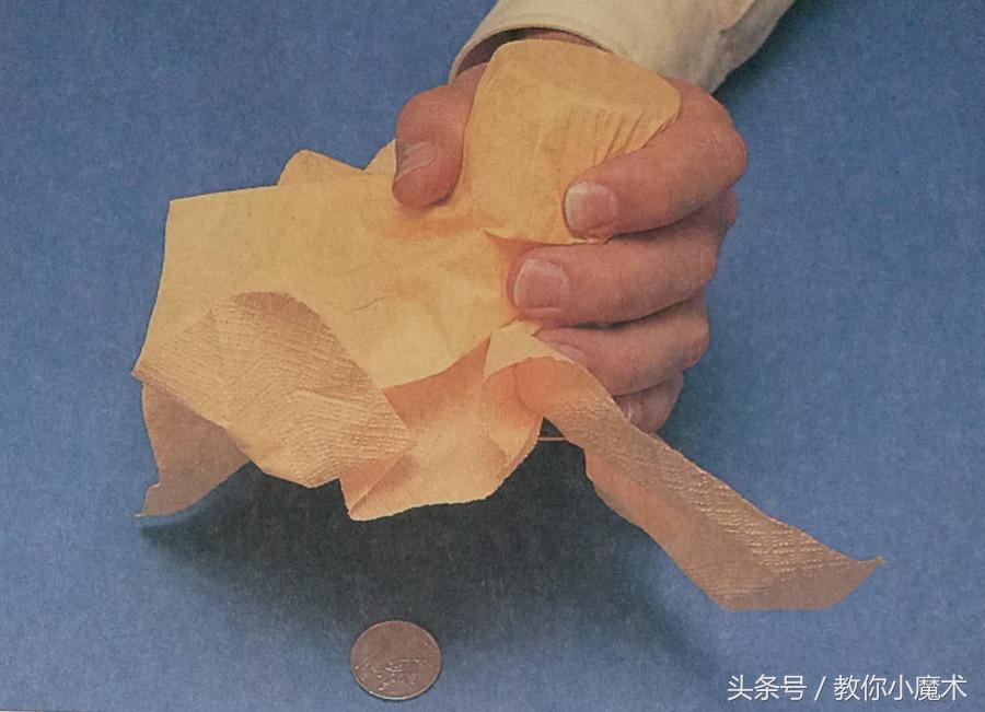 玻璃杯的小魔术,简单小魔术教学6-12岁硬币消失术