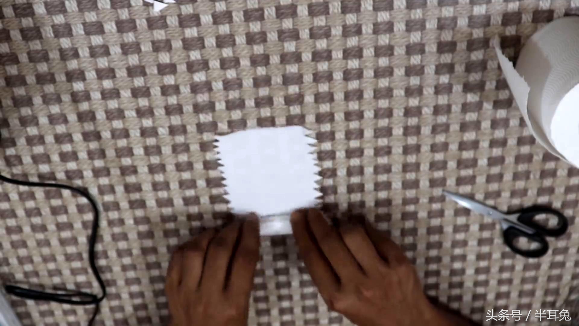 最简单的纸巾叠花,纸巾白花教程