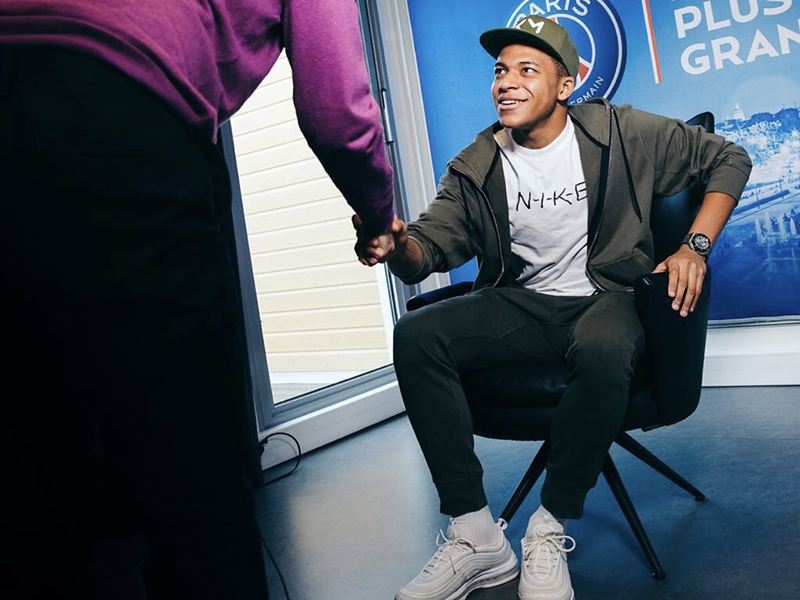 姆巴佩年轻19岁,姆巴佩从一岁到25岁