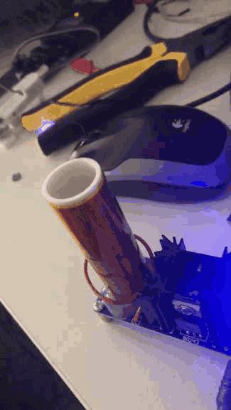 “无线电狂人”简云定：三秒干掉智能锁的骚操作是如何做到的？