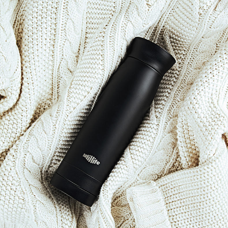 当代女孩喝奶茶,女孩子的快乐都是一杯奶茶给的