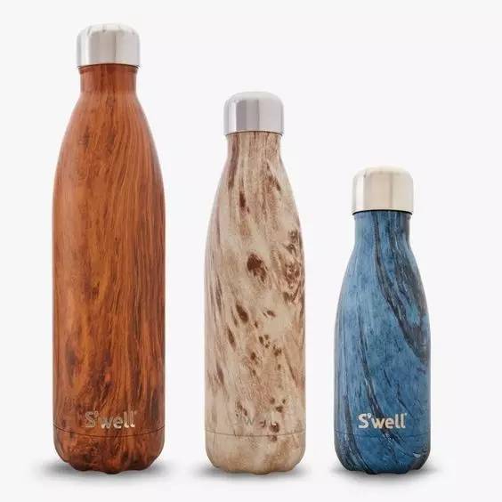 当代女孩喝奶茶,女孩子的快乐都是一杯奶茶给的