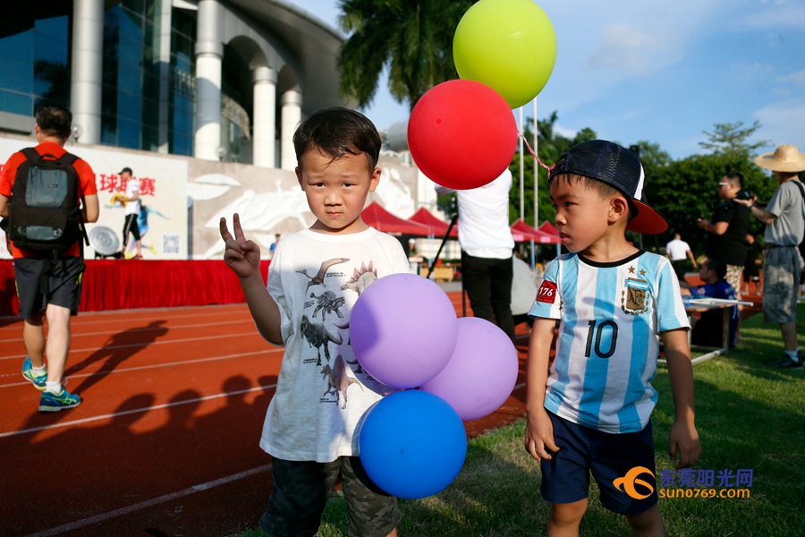 东莞校友足球联赛,广东省东莞市松山湖中学足球比赛