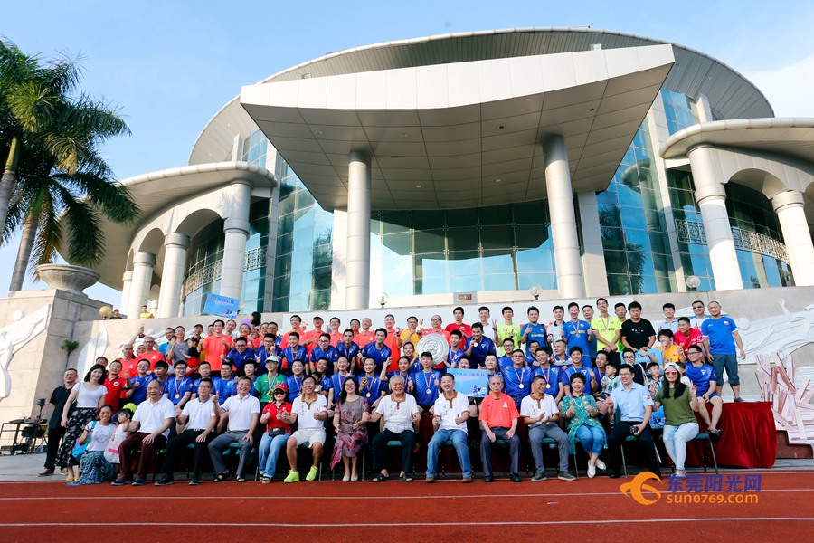 东莞校友足球联赛,广东省东莞市松山湖中学足球比赛