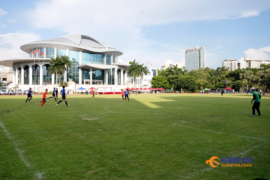 东莞校友足球联赛,广东省东莞市松山湖中学足球比赛