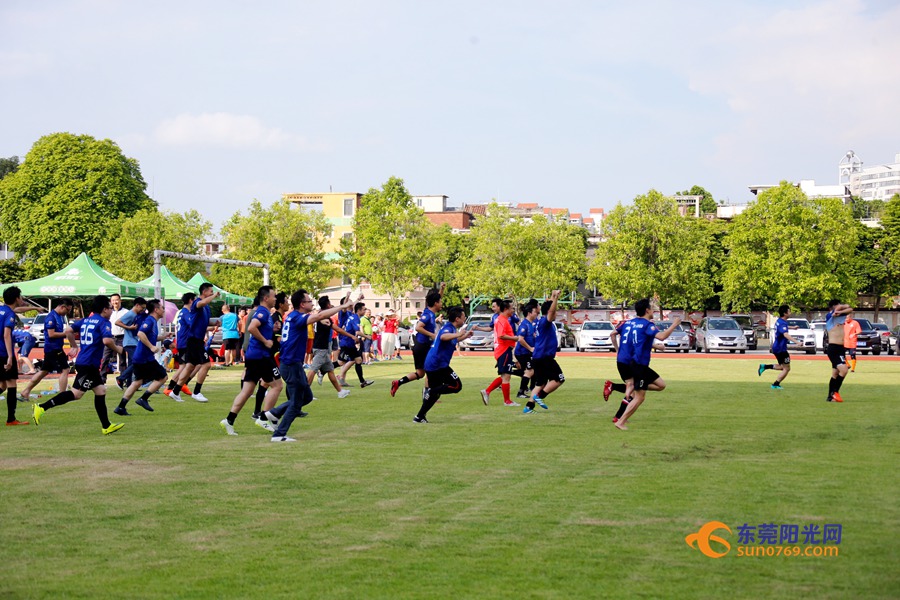 东莞校友足球联赛,广东省东莞市松山湖中学足球比赛