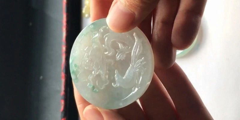 在缅甸买的翡翠手镯,缅甸天然老坑冰种飘花水润通透