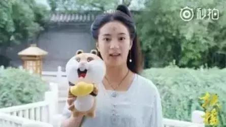 15岁“被P裸照，辍学，陪睡”？如今复出演大IP又被关系户截胡？