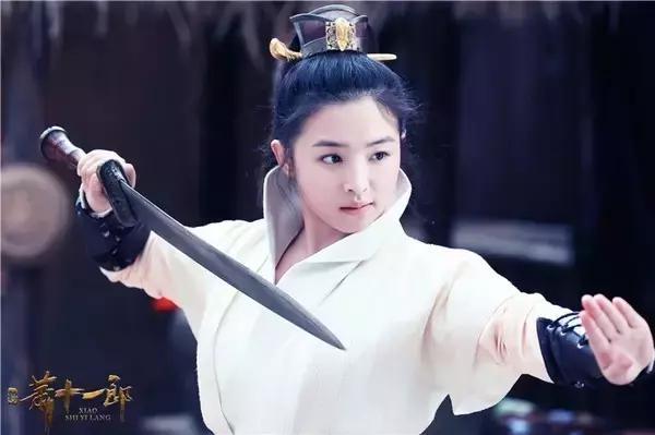 15岁“被P裸照，辍学，陪睡”？如今复出演大IP又被关系户截胡？