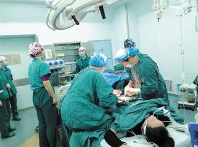 深夜产房生宝宝,深夜产房刚出生的宝宝