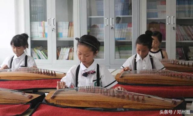 邓州市花洲实验小学新闻,邓州市花洲实验小学入队