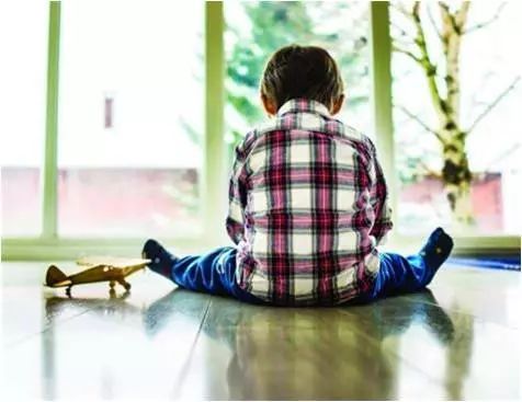 自闭症孩子会笑吗,教自闭症孩子写字