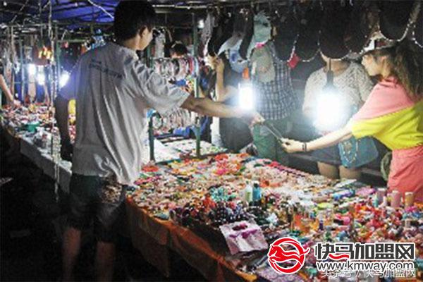 摆地摊卖碗盘赚钱吗,卖玩具摆地摊赚钱吗