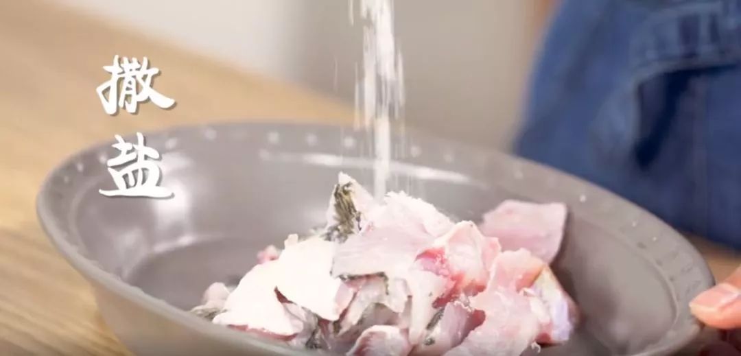 柠檬水的正确喝法用什么水,这才是正确的冲泡方法