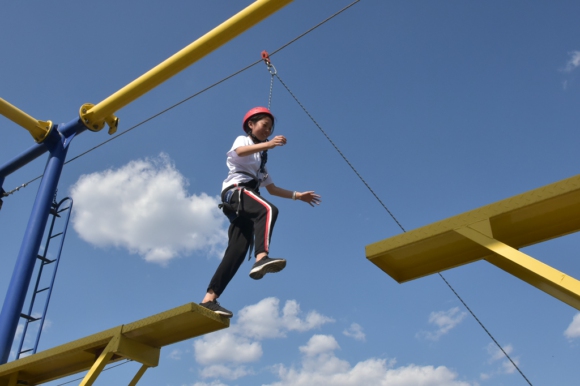 天津酷学酷玩夏令营,阳光少年夏令营体验