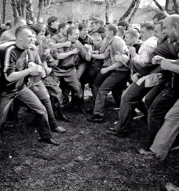 俄罗斯为什么爱穿阿迪,为什么俄罗斯的人喜欢穿阿迪