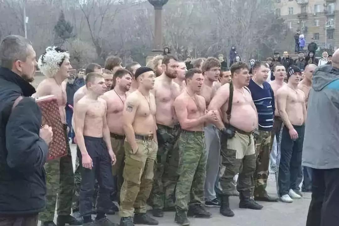 俄罗斯为什么爱穿阿迪,为什么俄罗斯的人喜欢穿阿迪