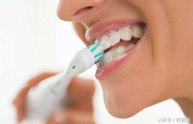 牙老是刷不干净有牙垢怎么回事,牙特别黄怎么刷都刷不白
