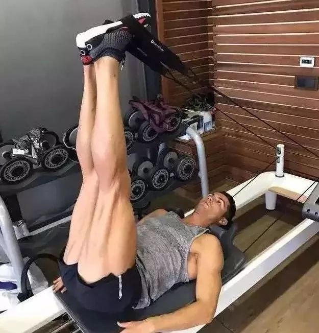 c罗爱护牙齿,c罗的日常生活或训练