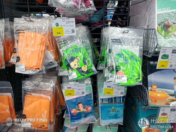 迪卡侬小孩游泳装备怎么穿戴,儿童游泳背心推荐迪卡侬