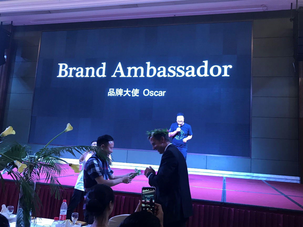 春舞枝携手超级置换打造「HME·花秘」共享花园