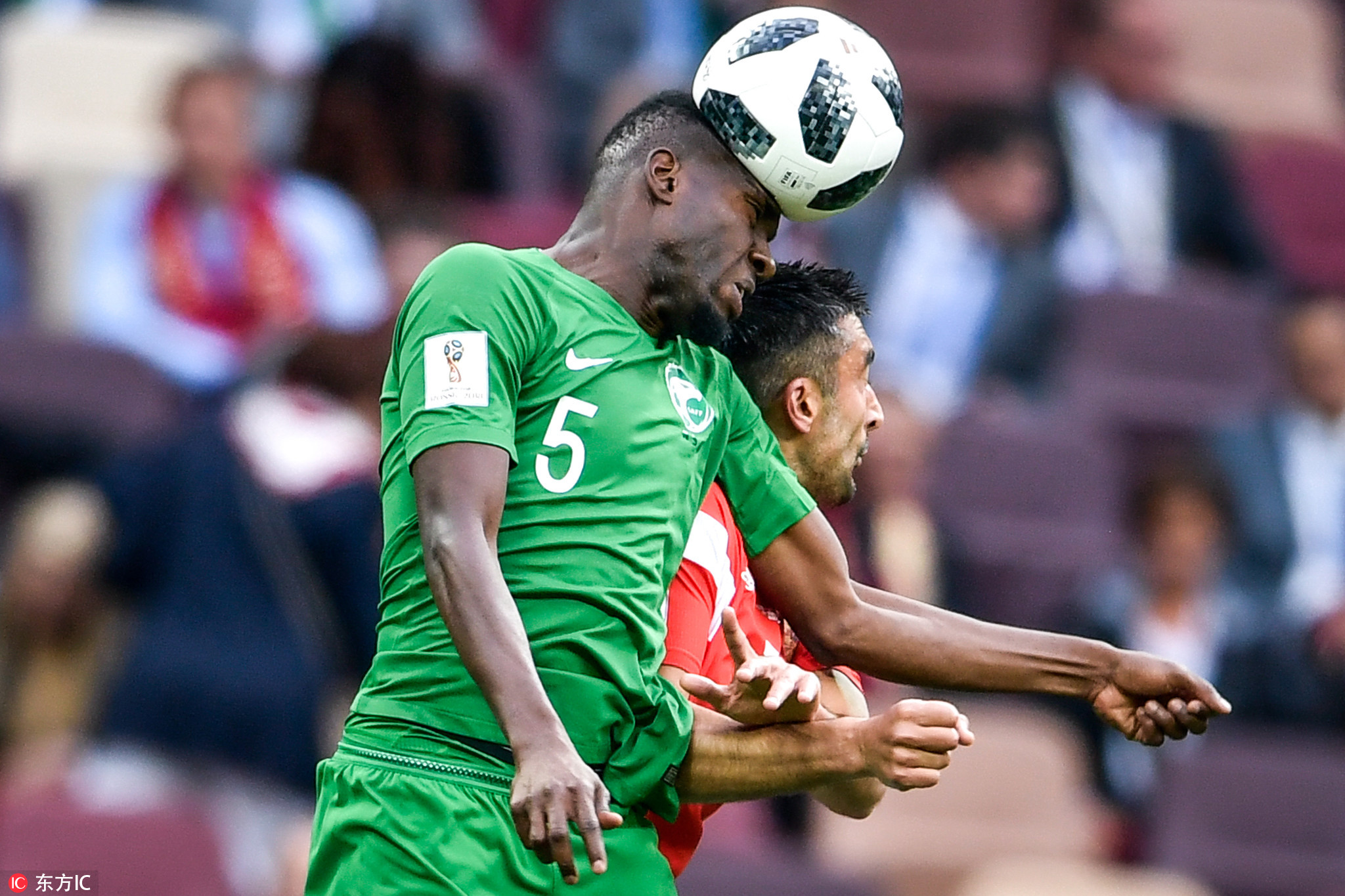 燃情奋战十余天，晒得比内马尔还黑，但他们的照片美炸了