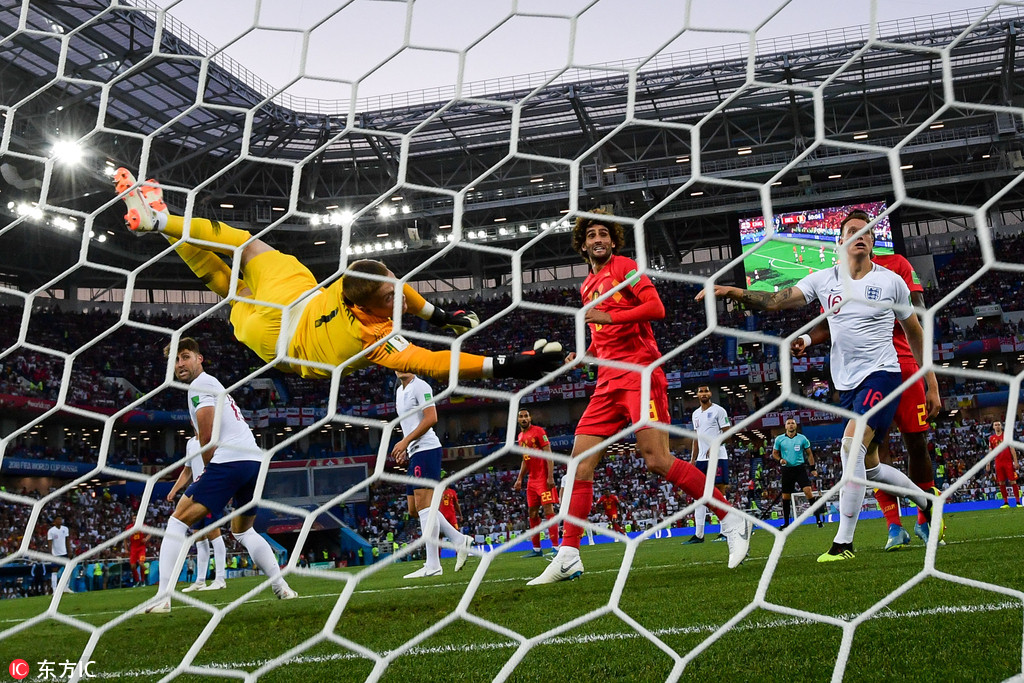 燃情奋战十余天，晒得比内马尔还黑，但他们的照片美炸了