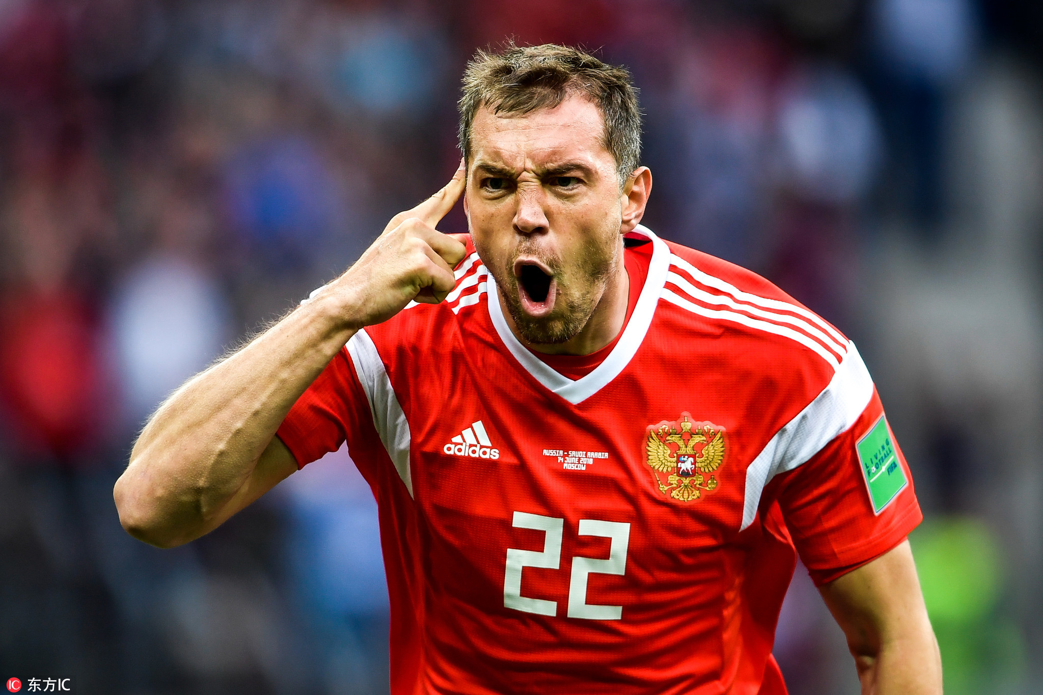 燃情奋战十余天，晒得比内马尔还黑，但他们的照片美炸了