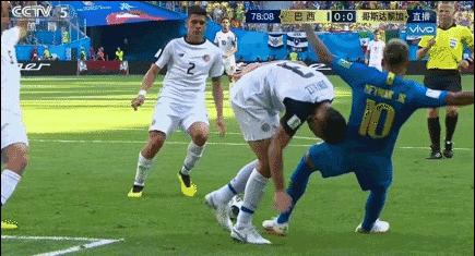 真摔?假摔?足球场上的独特艺术,C罗内马尔苏牙谁是假摔王?