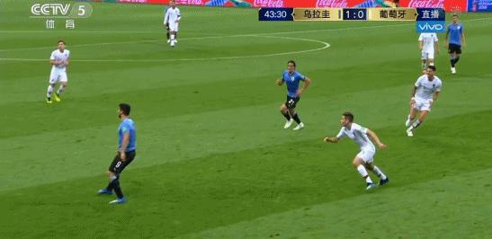 真摔?假摔?足球场上的独特艺术,C罗内马尔苏牙谁是假摔王?