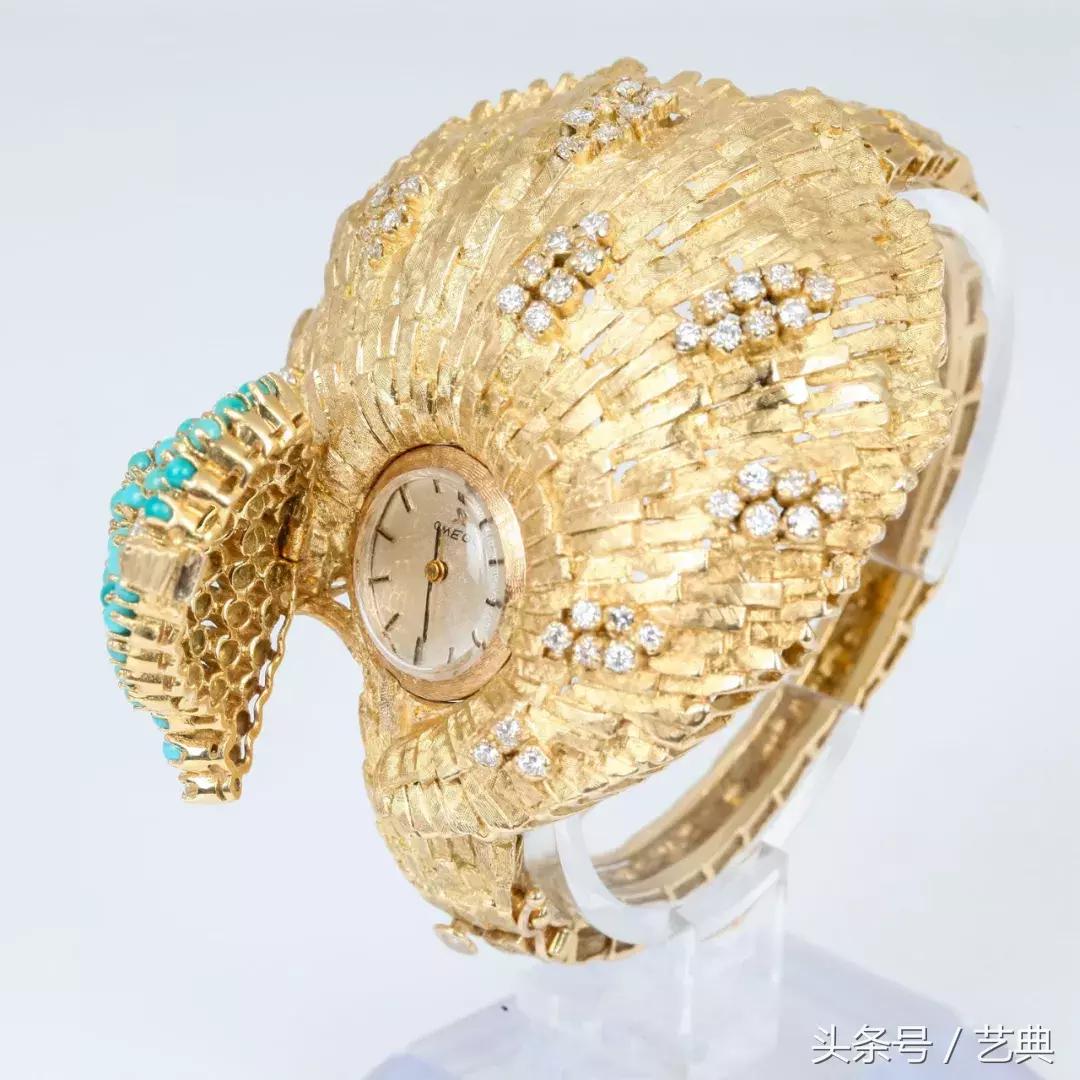 梅西c罗戴袖标,梅西c罗内马尔都戴什么表