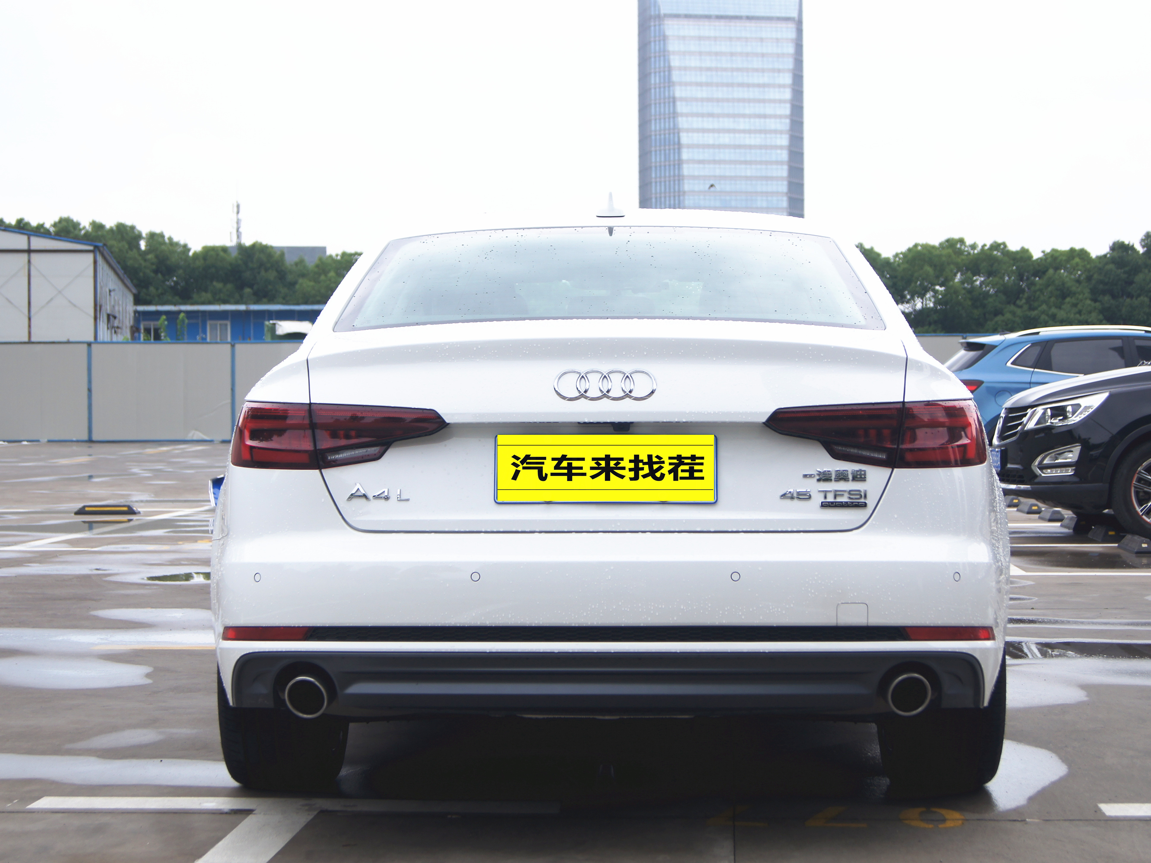 奥迪a4l2022款rs套装燃速版试驾,国服第一车黑推荐车型