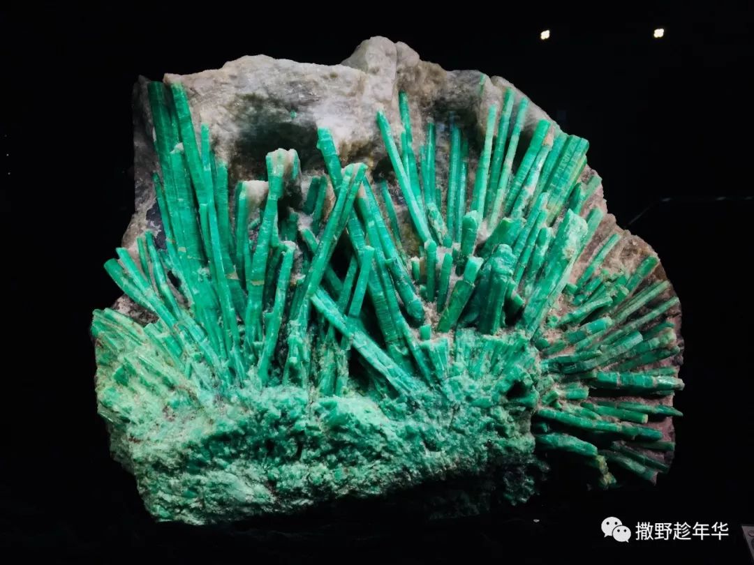 矿物精品展｜地壳深处的彩虹与少女心