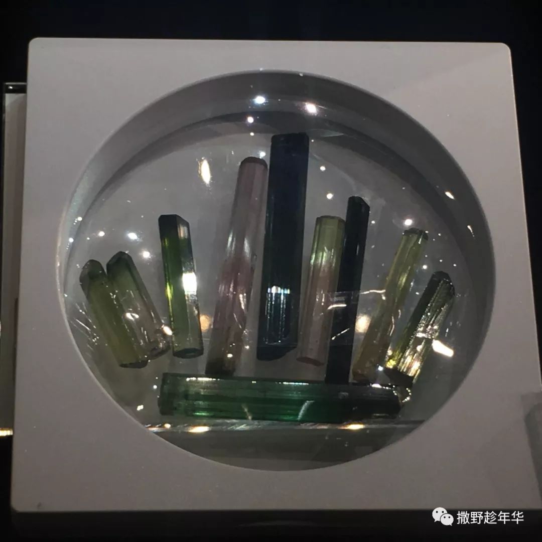 矿物精品展｜地壳深处的彩虹与少女心