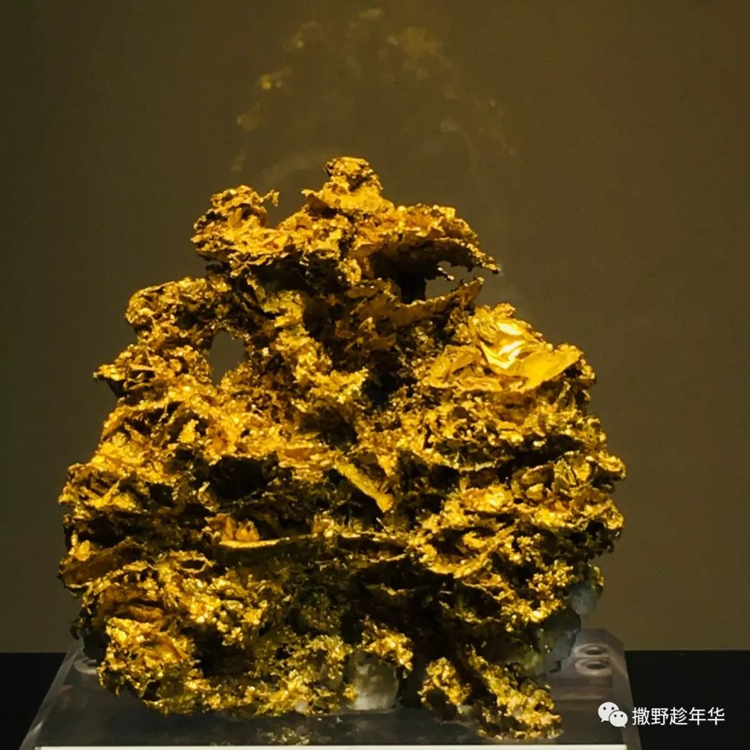 矿物精品展｜地壳深处的彩虹与少女心