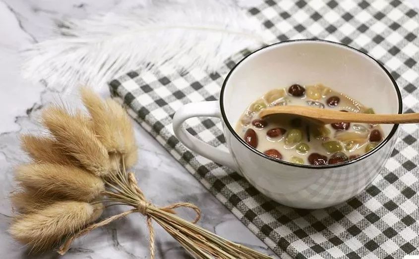 当绿豆汤变成“红豆汤”,营养损失巨大!学会一招,喝纯正绿豆汤