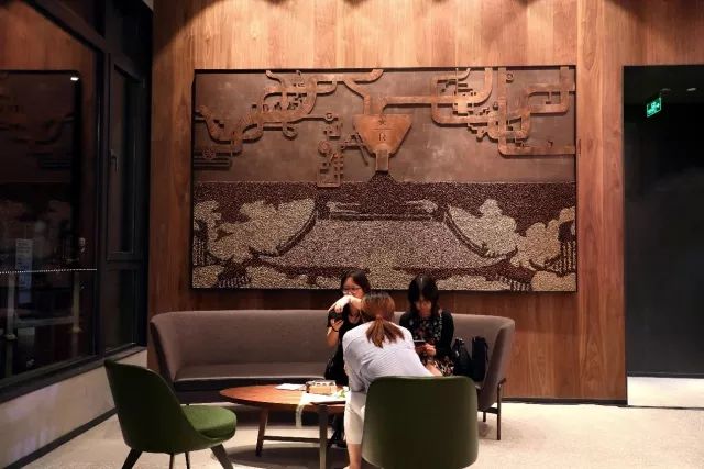 第一家卖酒的星巴克,星巴克探店卖酒